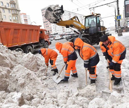 Уборка снега в Радужном и  Ханты-Мансийском автономном округе